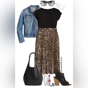 Women’s pleated leopard skirt